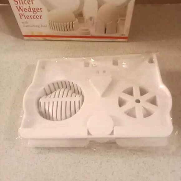 Norpro Egg Slicer- Wedger- Piercer with Garnishing Tool -  NWOT - Picture 3 of 4